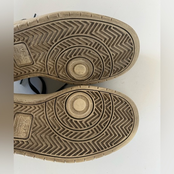 Veja V-10 Black Leather Sneakers, size 41 - Picture 9 of 13